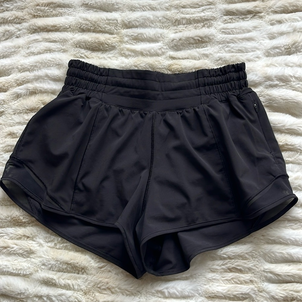 LULULEMON HR Hotty Hot shorts, size 4, black